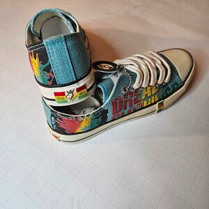 Low-top Women’s Athletic Sneakers In Sizes 4 & 5 with White Rubber Toe Cap